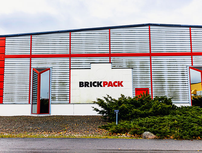 Brickpack building